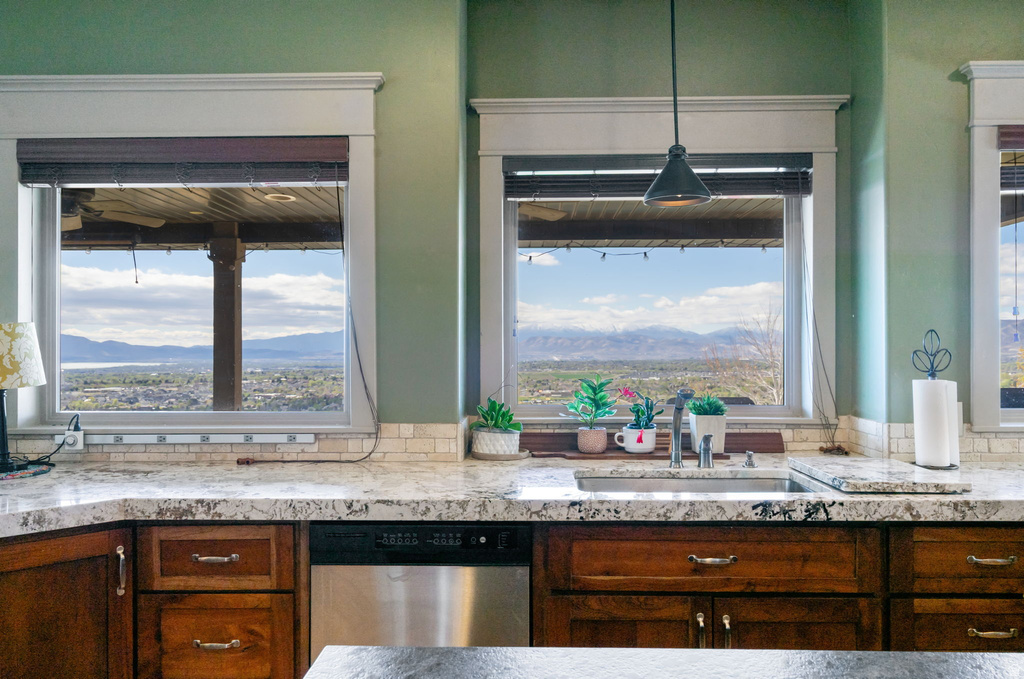 9503 N TIMPANOGOS CV Cedar Hills, UT 84062