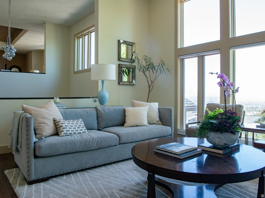 4925 S MOUNTAIN LN Salt Lake City, UT 84124