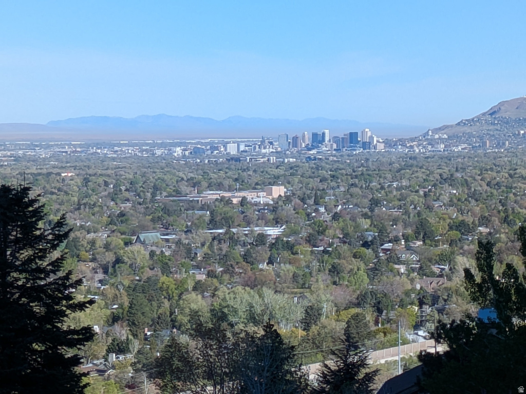 4925 S MOUNTAIN LN Salt Lake City, UT 84124