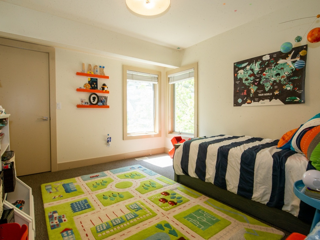 4925 S MOUNTAIN LN Salt Lake City, UT 84124