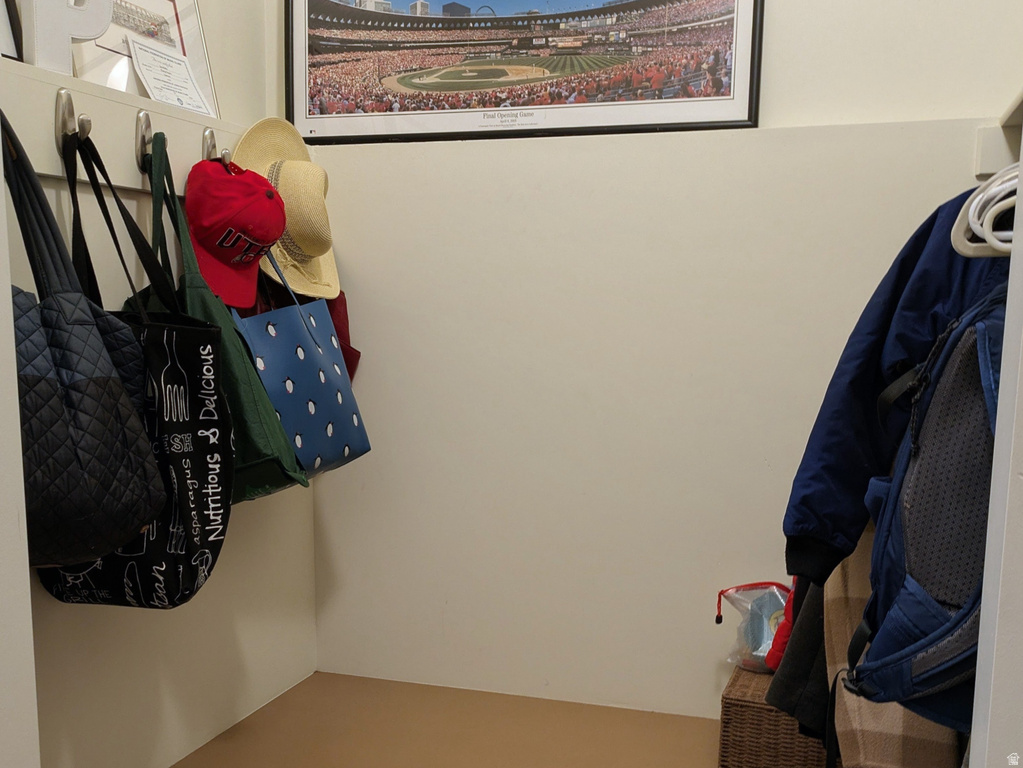 4925 S MOUNTAIN LN Salt Lake City, UT 84124