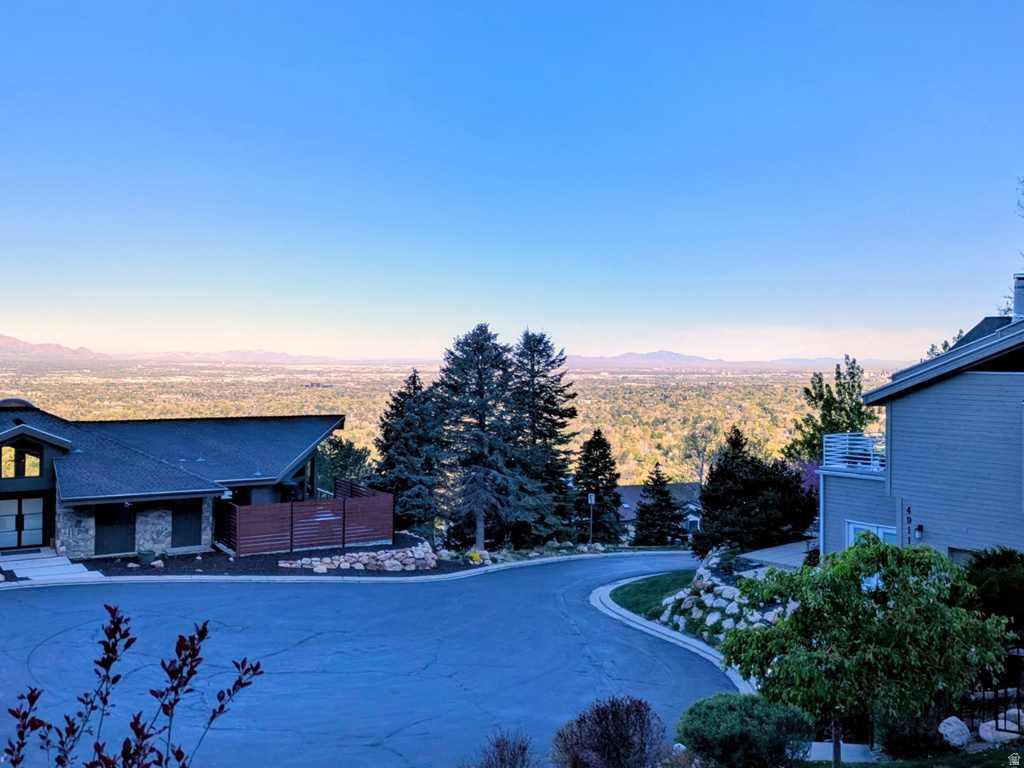 4925 S MOUNTAIN LN Salt Lake City, UT 84124