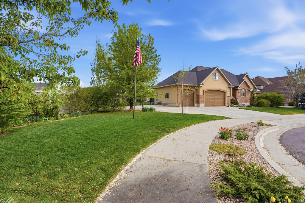 3518 W CARIBOU CIR South Jordan, UT 84095