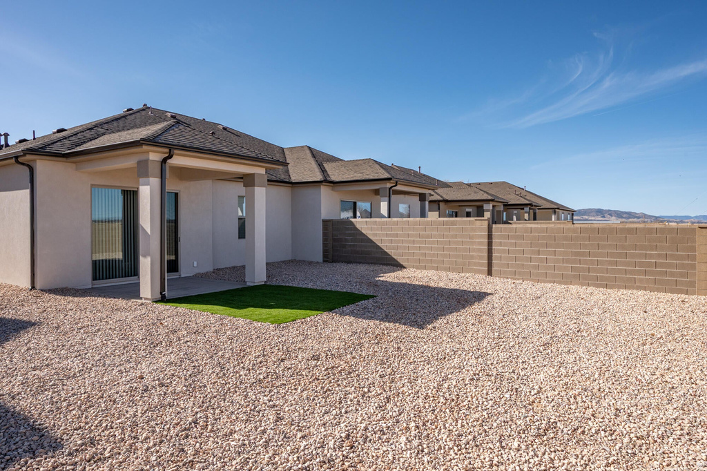 3074 W RUNWAY DR Cedar City, UT 84720