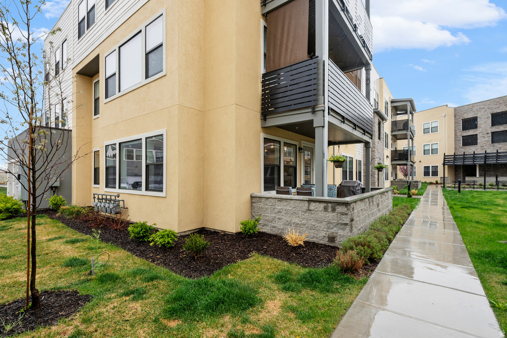 8355 S SKY MIRROR LN #M102 Midvale, UT 84047