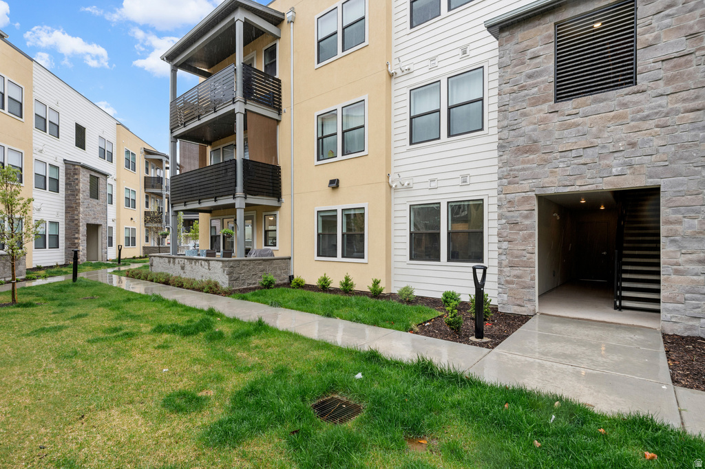 8355 S SKY MIRROR LN #M102 Midvale, UT 84047