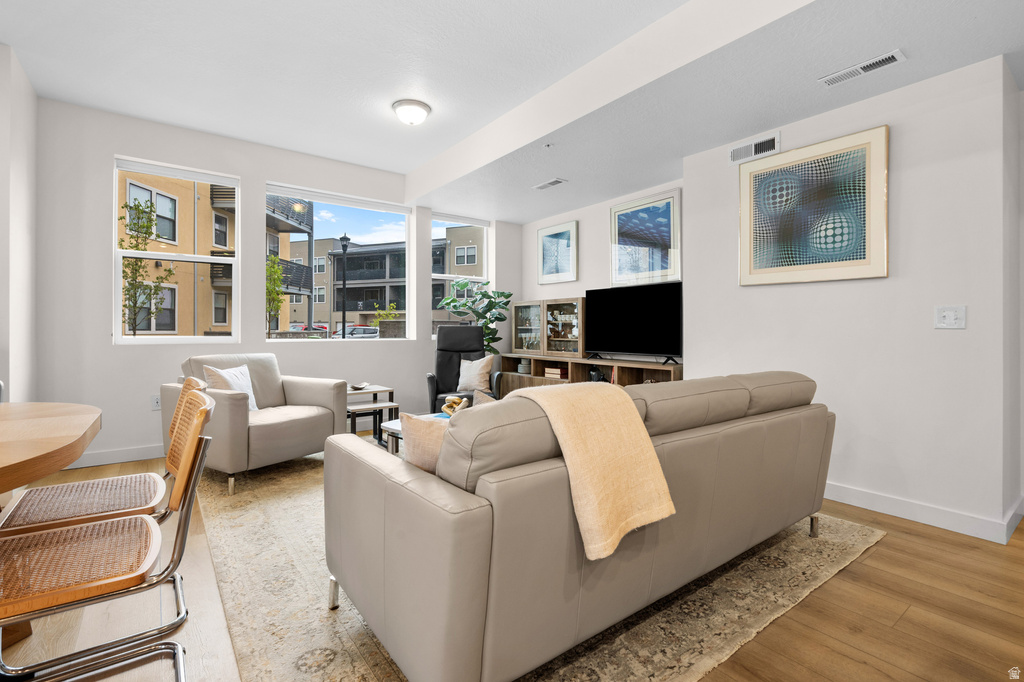 8355 S SKY MIRROR LN #M102 Midvale, UT 84047