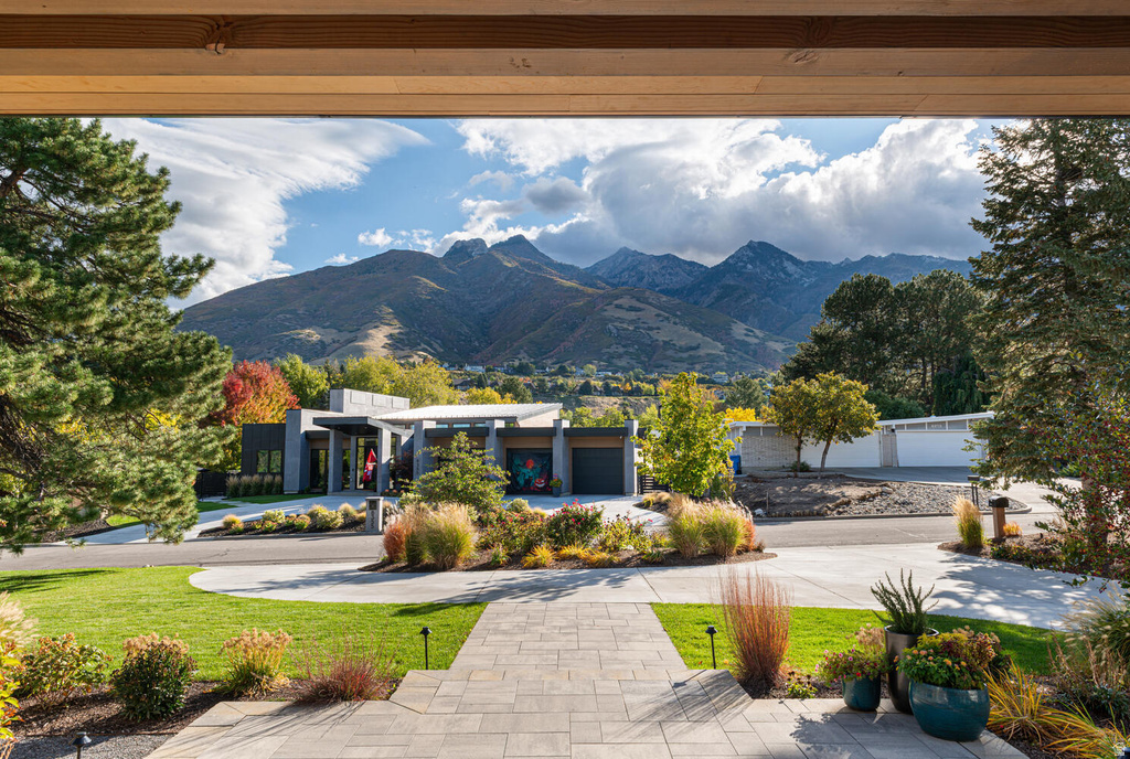 8364 S ETIENNE WAY Sandy, UT 84093