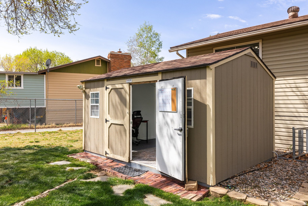5548 S 2950 W Roy, UT 84067