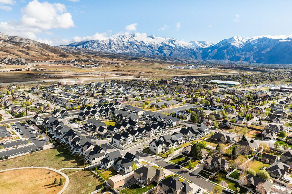 398 W 3050 N Lehi, UT 84043