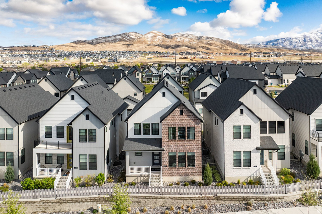 398 W 3050 N Lehi, UT 84043