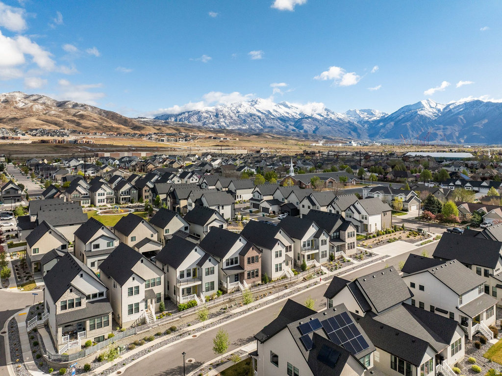 398 W 3050 N Lehi, UT 84043