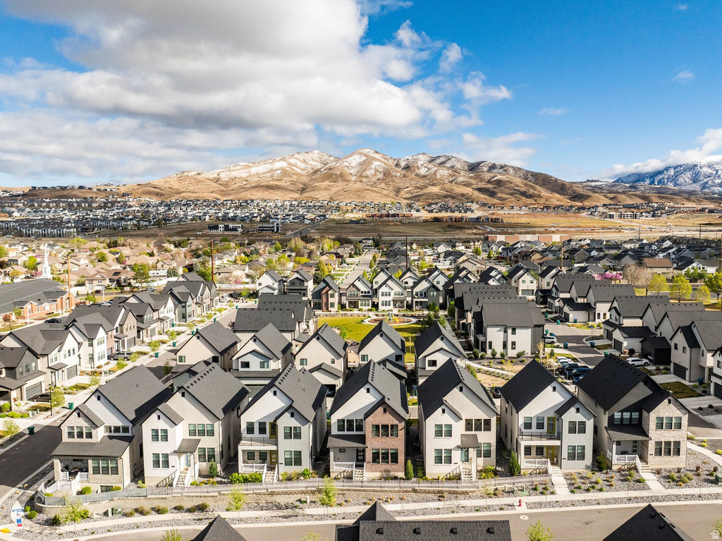 398 W 3050 N Lehi, UT 84043