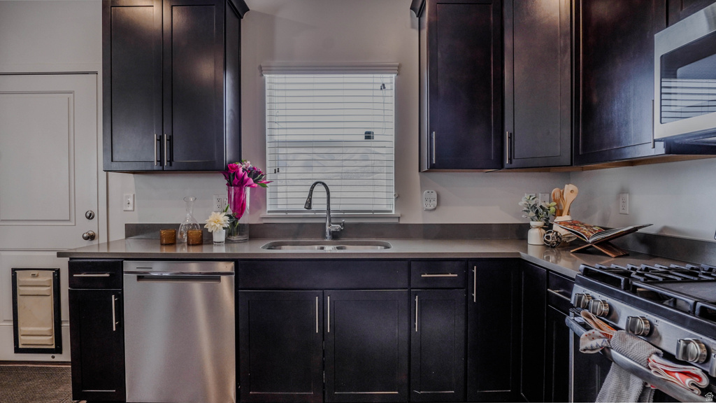 4322 E COTTON DR Eagle Mountain, UT 84005