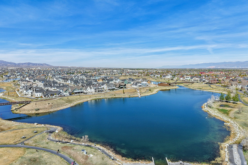 11271 S HIGH CREST LN South Jordan, UT 84009