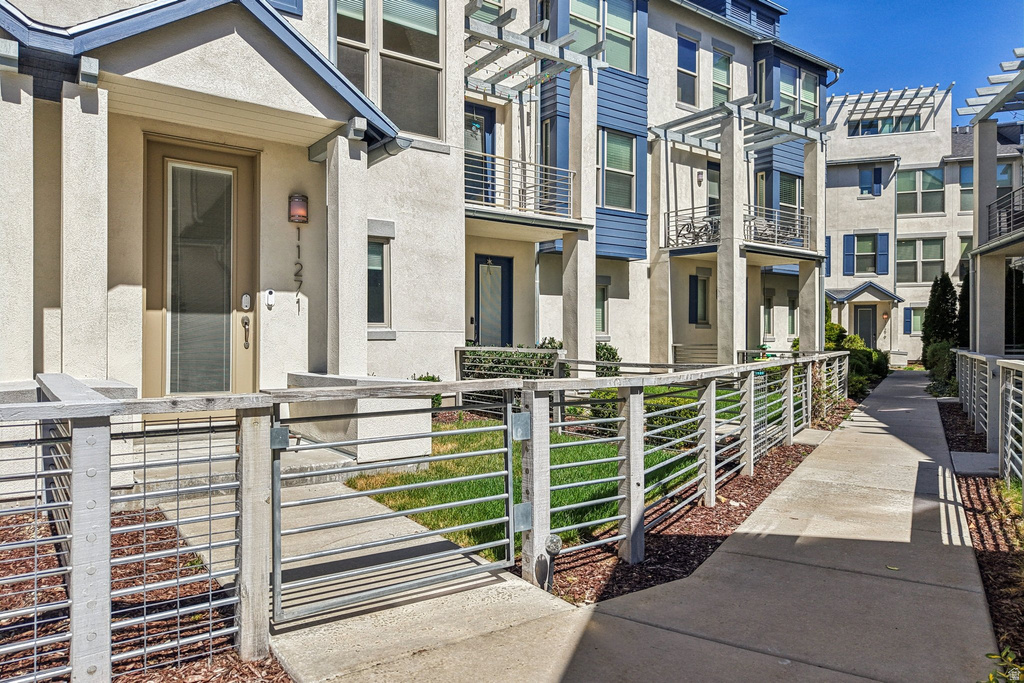 11271 S HIGH CREST LN South Jordan, UT 84009