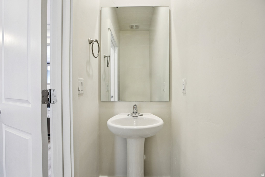 11271 S HIGH CREST LN South Jordan, UT 84009