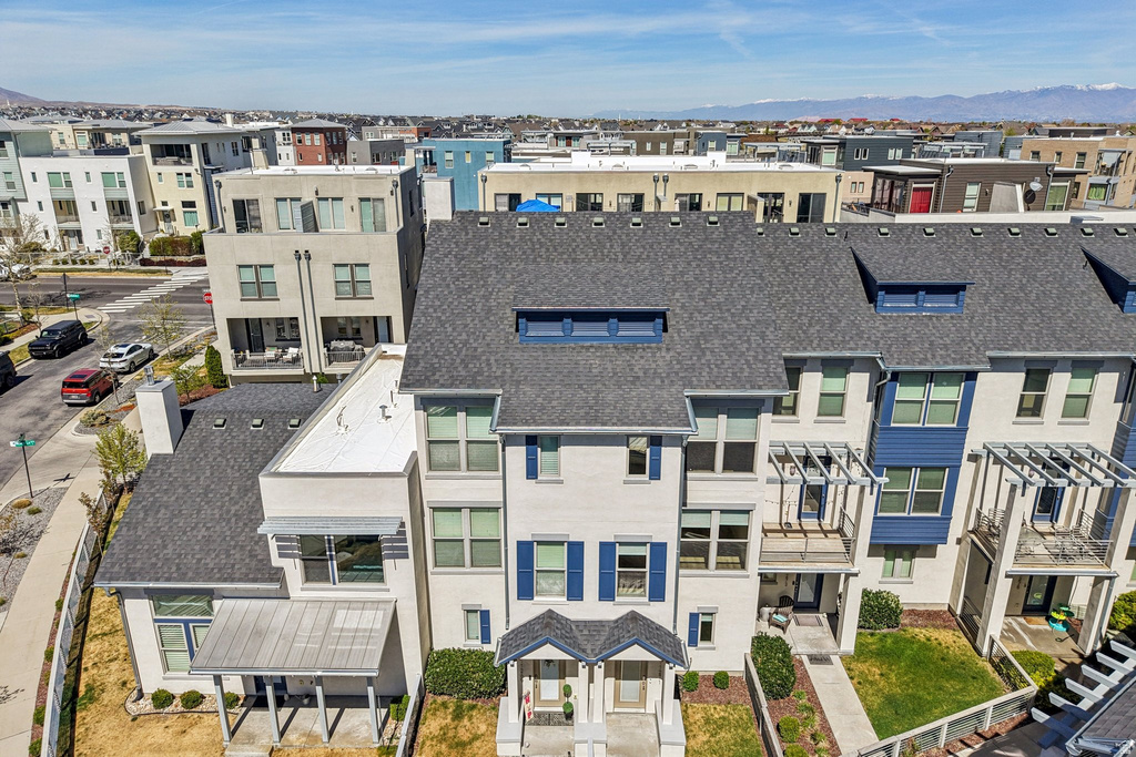 11271 S HIGH CREST LN South Jordan, UT 84009