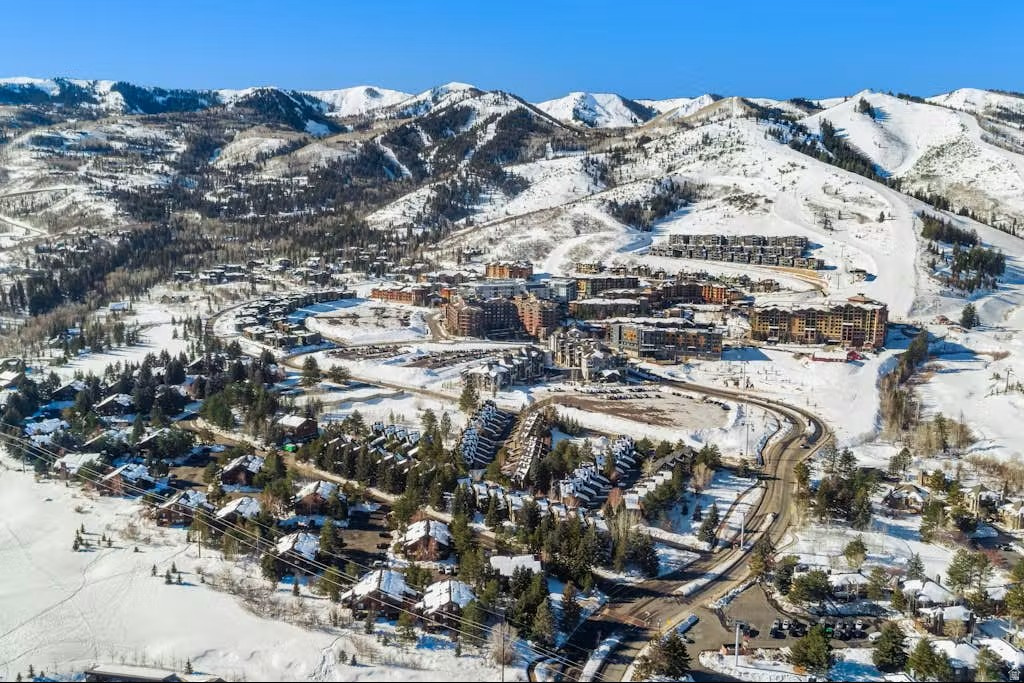 2025 CANYONS RESORT DR #Q8 Park City, UT 84098