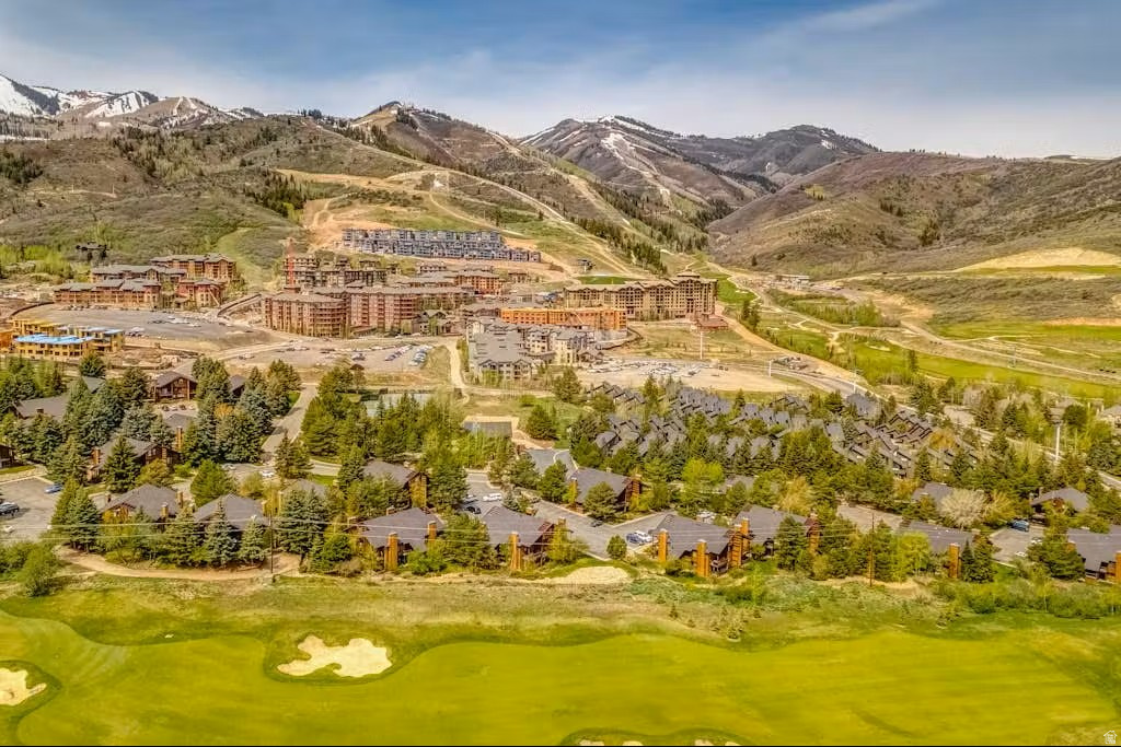 2025 CANYONS RESORT DR #Q8 Park City, UT 84098