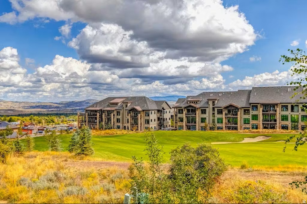2025 CANYONS RESORT DR #Q8 Park City, UT 84098