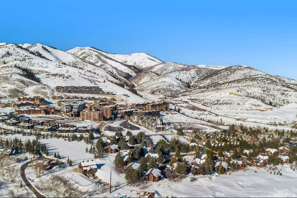 2025 CANYONS RESORT DR #Q8 Park City, UT 84098