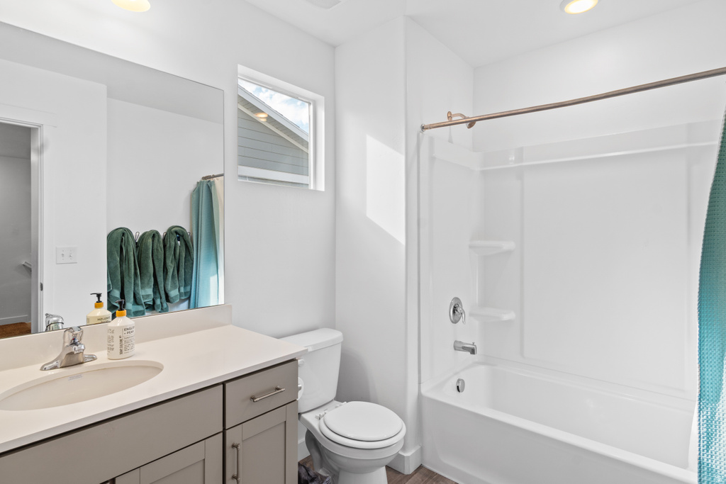 1083 E WATERWAY LN Saratoga Springs, UT 84045