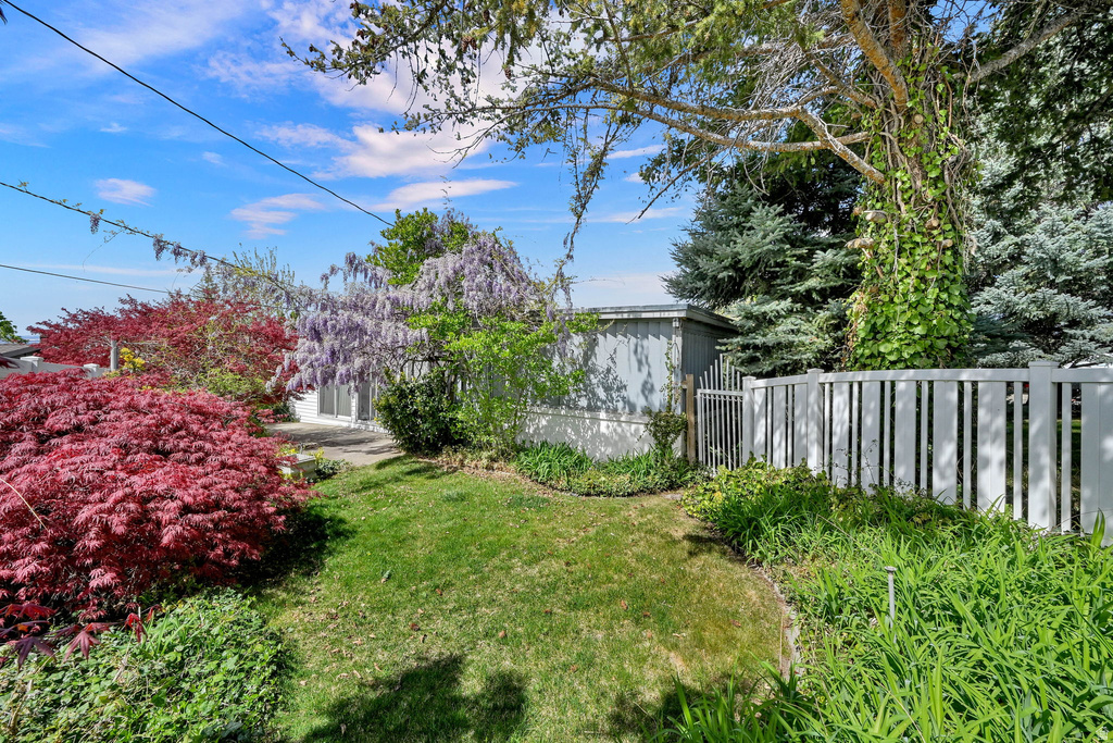 644 CRESTWOOD CIR Bountiful, UT 84010