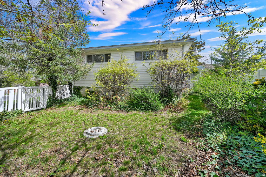 644 CRESTWOOD CIR Bountiful, UT 84010