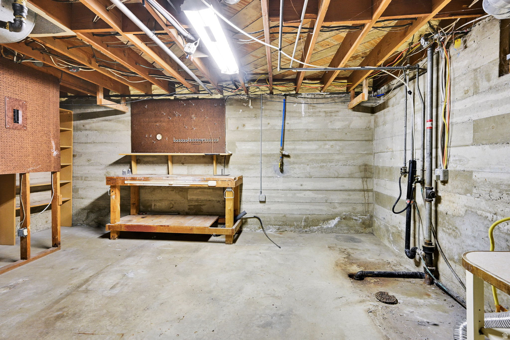 644 CRESTWOOD CIR Bountiful, UT 84010