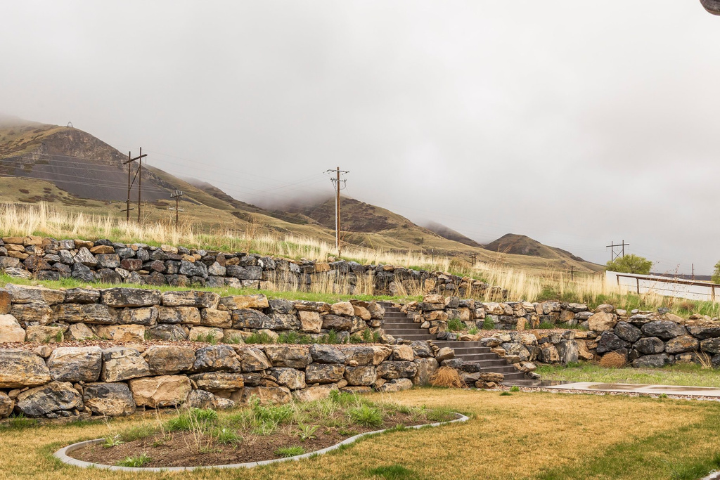 8232 N IRON HORSE DR Tooele, UT 84074