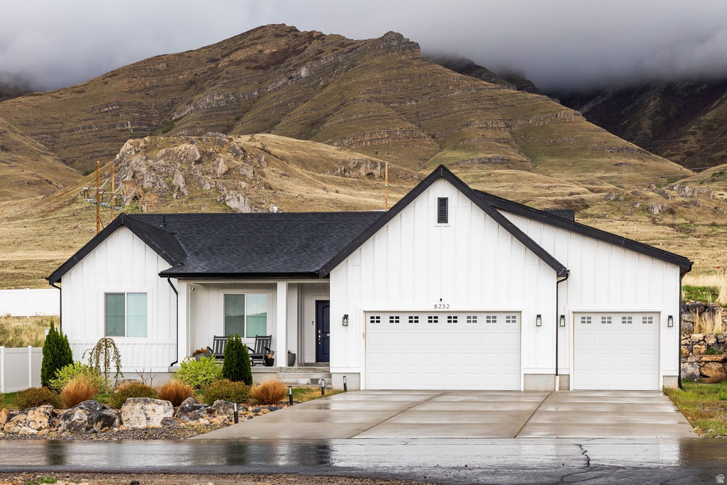 8232 N IRON HORSE DR Tooele, UT 84074