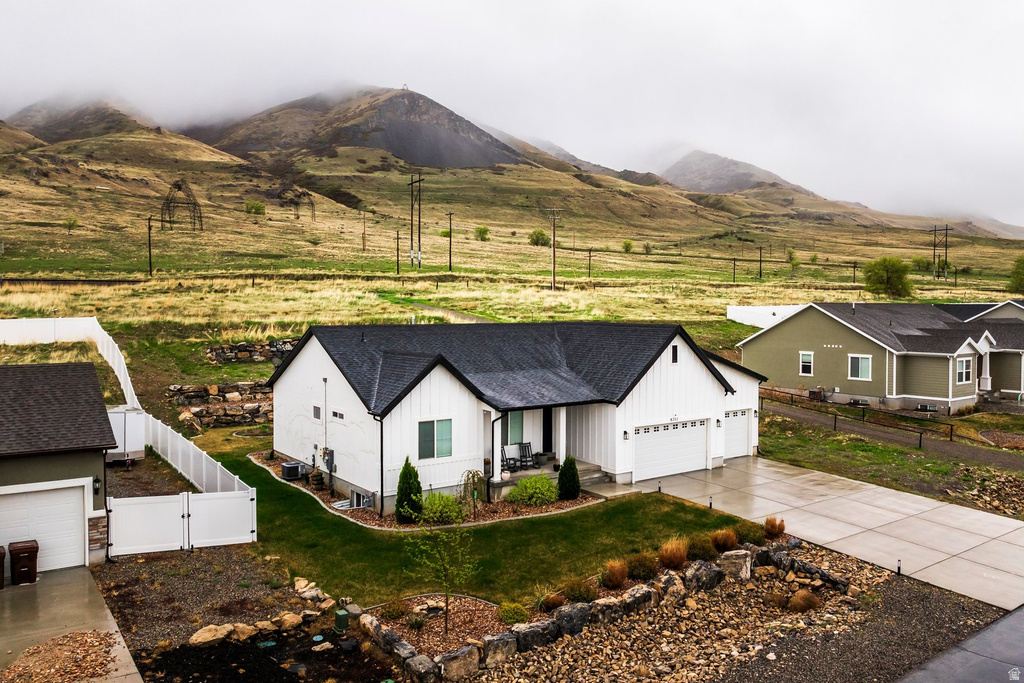 8232 N IRON HORSE DR Tooele, UT 84074