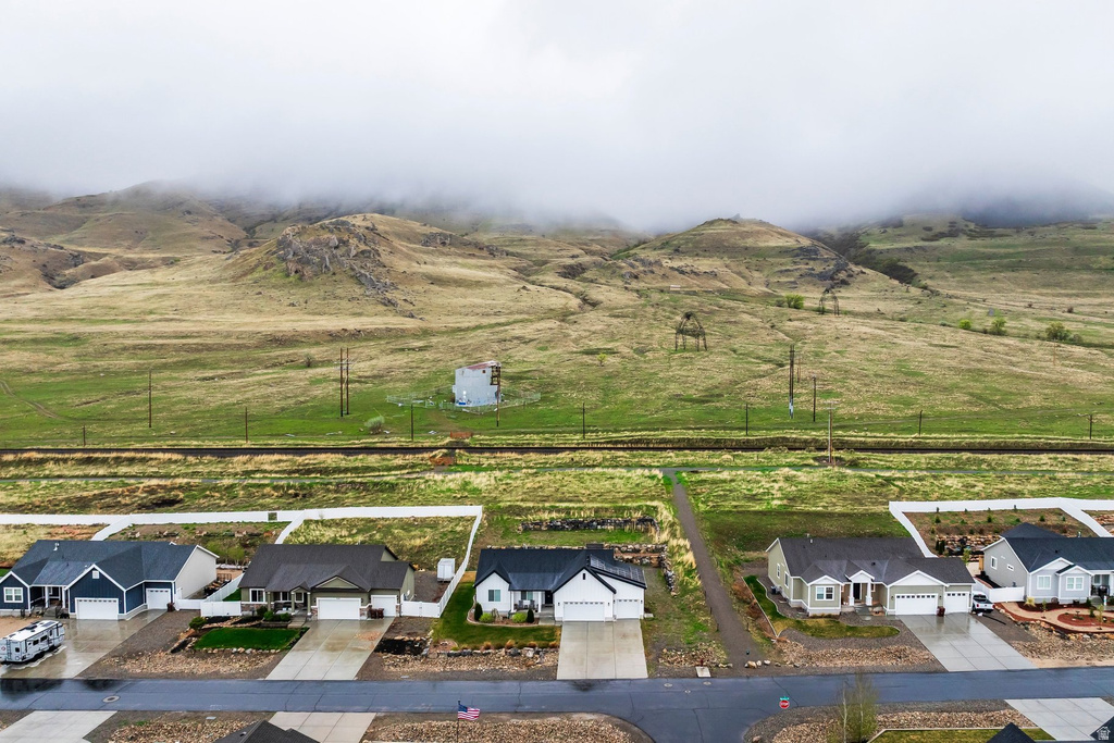 8232 N IRON HORSE DR Tooele, UT 84074