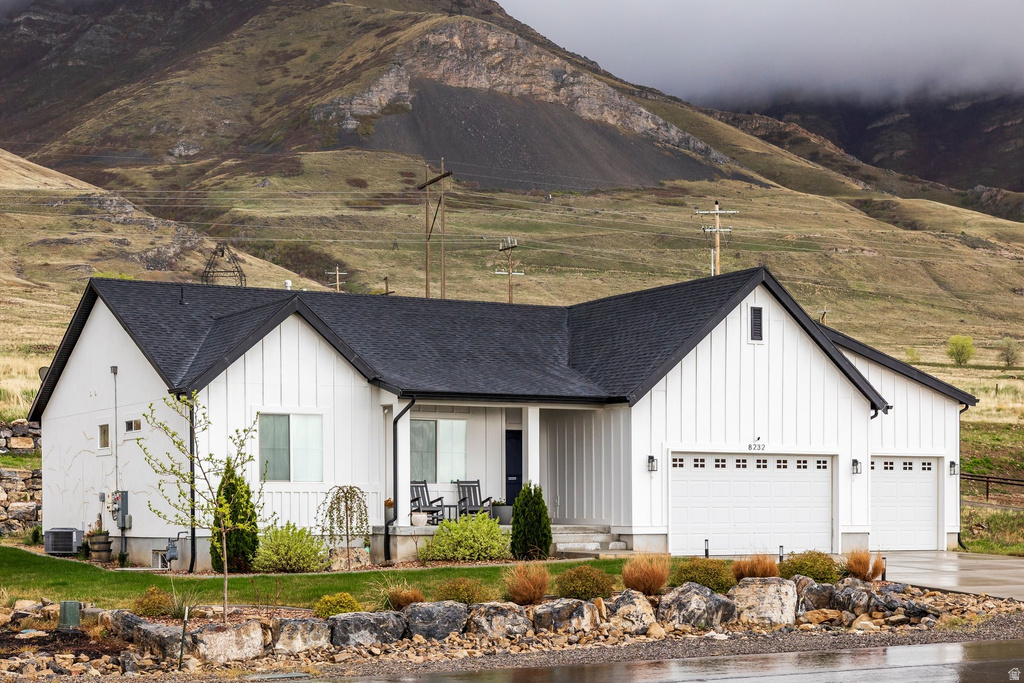 8232 N IRON HORSE DR Tooele, UT 84074