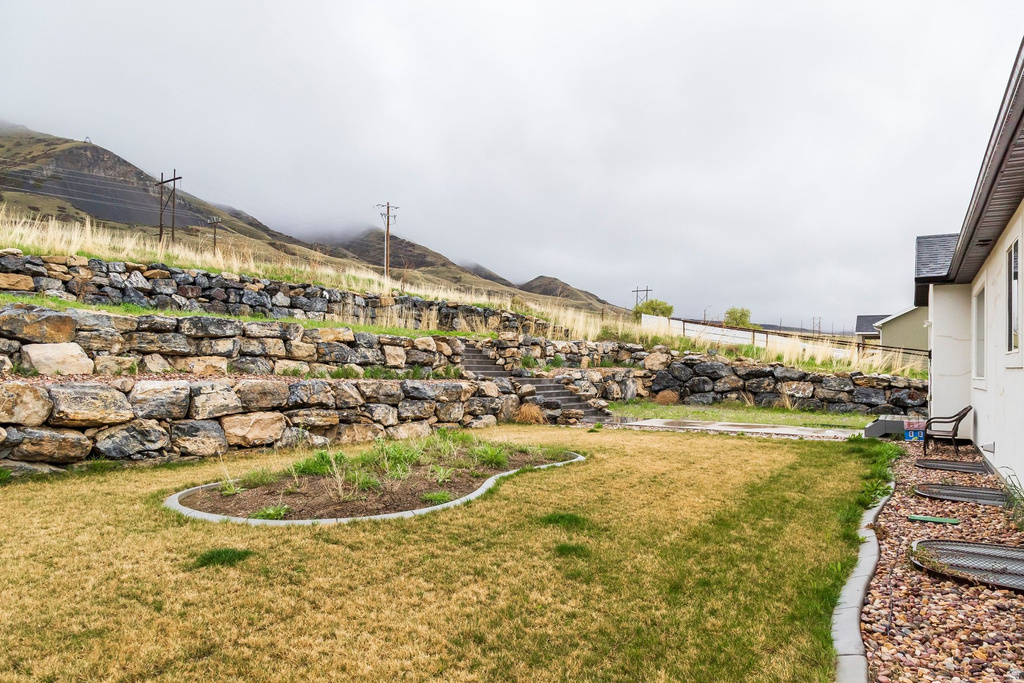 8232 N IRON HORSE DR Tooele, UT 84074