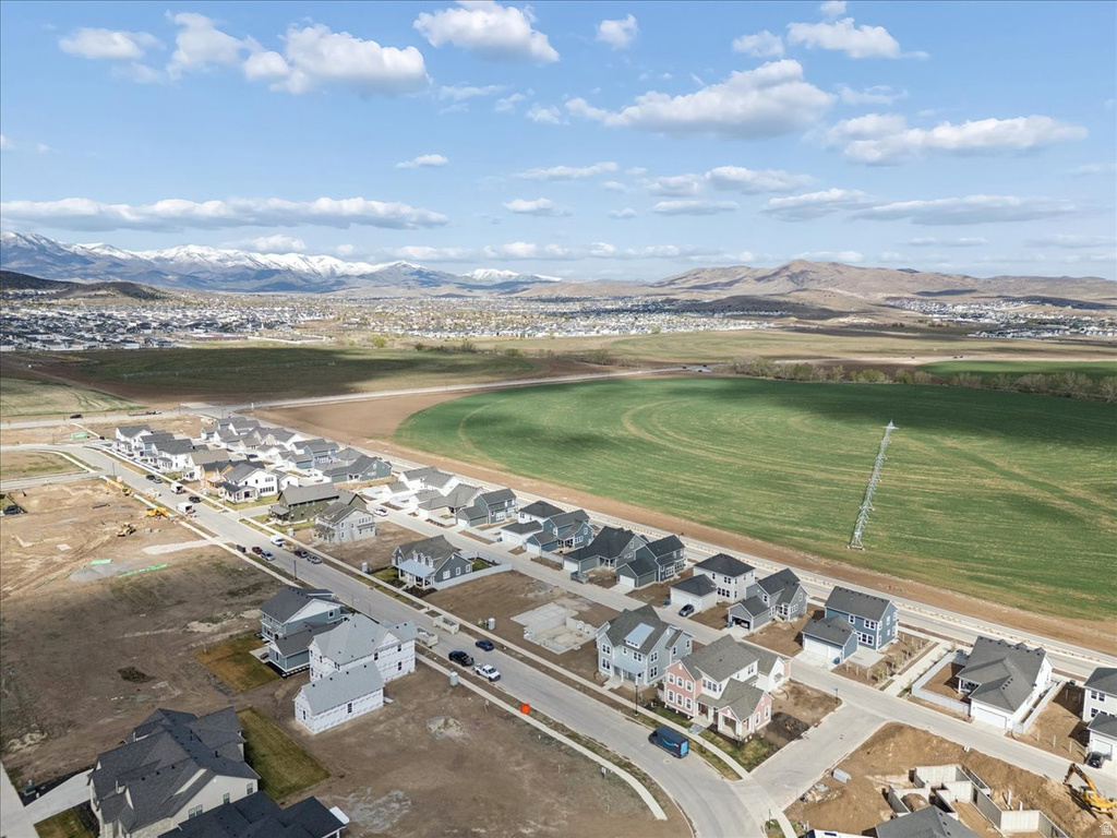 758 W CAROLINE DR #219 Saratoga Springs, UT 84045