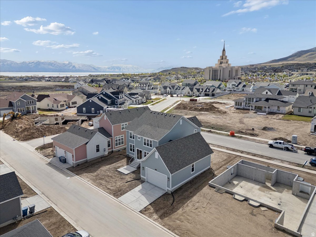 758 W CAROLINE DR #219 Saratoga Springs, UT 84045