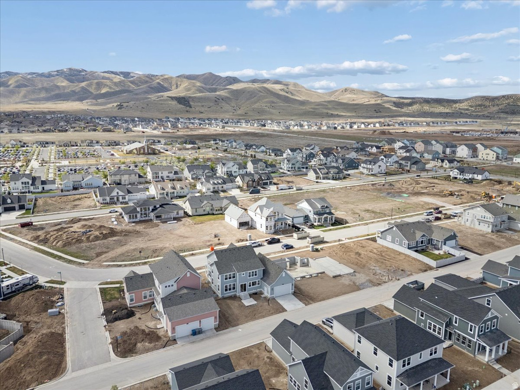 758 W CAROLINE DR #219 Saratoga Springs, UT 84045