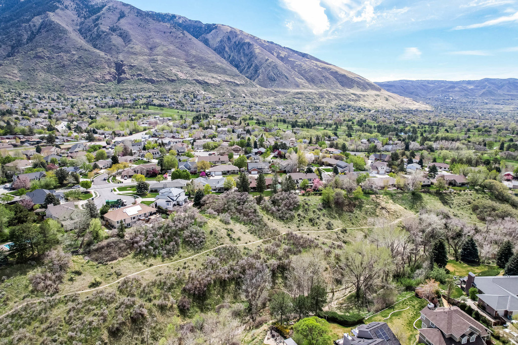 11406 S GRACEY LN Sandy, UT 84092