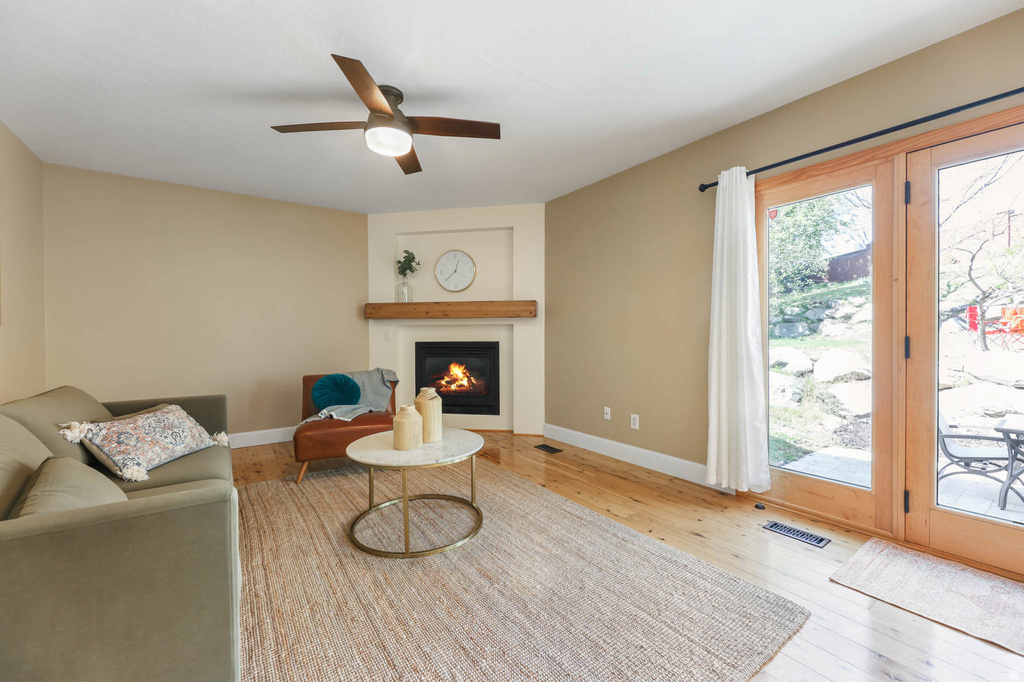 11406 S GRACEY LN Sandy, UT 84092