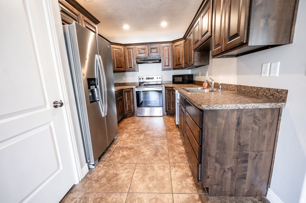 3164 N PEREGRINE WAY Layton, UT 84040