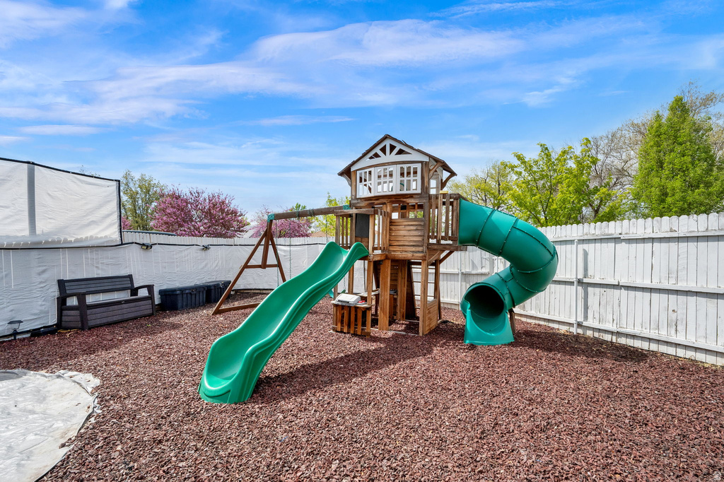 3808 S RAYMOND AVE South Ogden, UT 84403