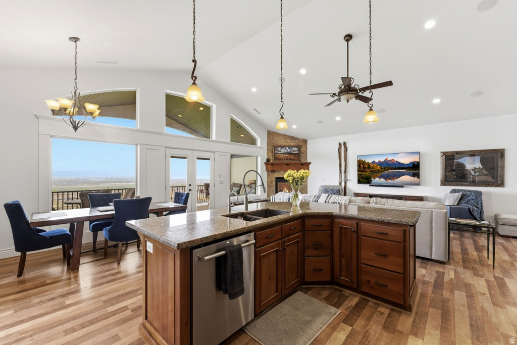 1102 N SUMMIT VIEW DR Saratoga Springs, UT 84045