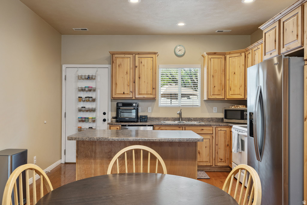 7846 S COOL CREEK WAY West Jordan, UT 84081