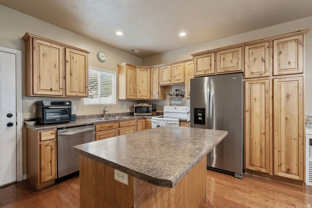 7846 S COOL CREEK WAY West Jordan, UT 84081