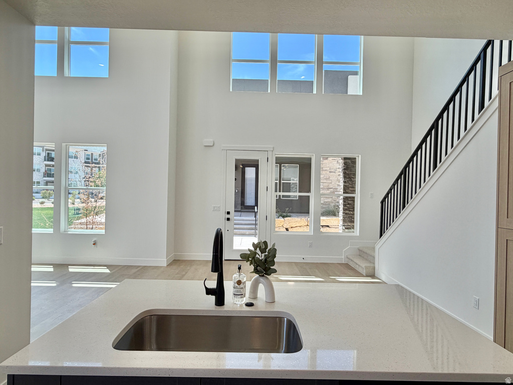 519 W OLIVE LN photo 5