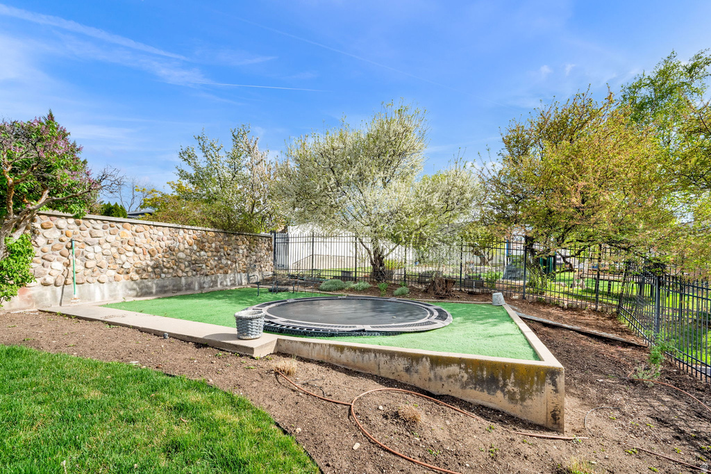 553 S DAVIS BLVD Bountiful, UT 84010