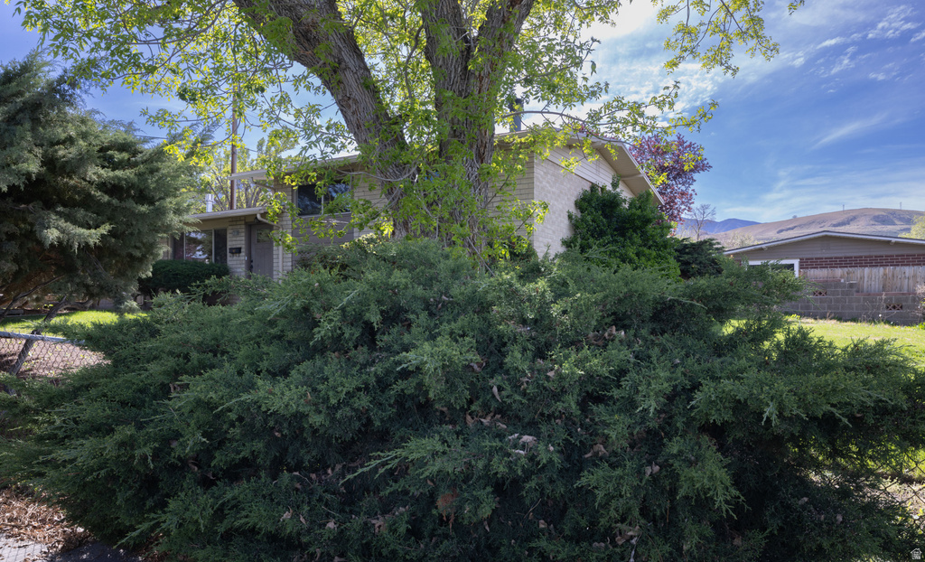 3198 S JULIA LN Magna, UT 84044