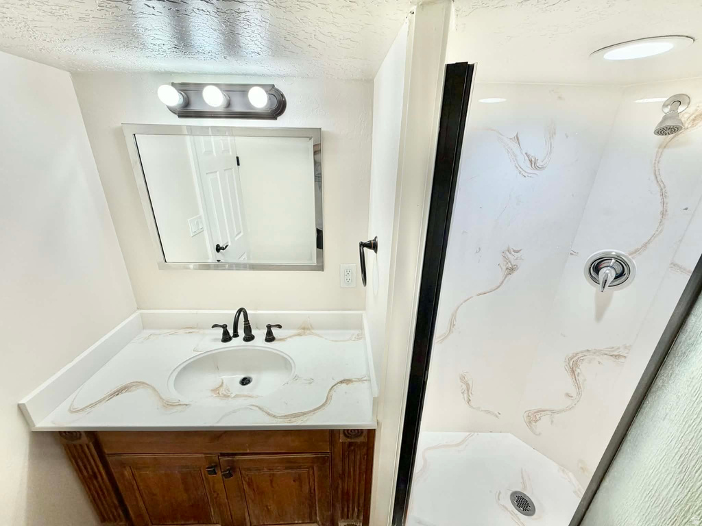 5 S 3RD AVE Helper, UT 84526